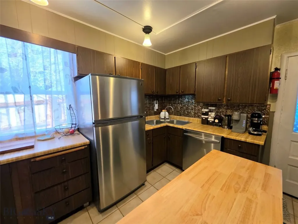 1009 Caledonia Street Butte MT 59701