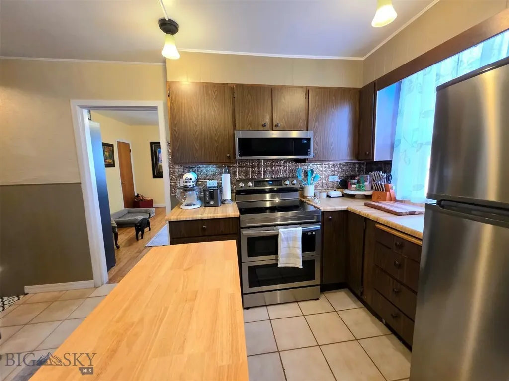 1009 Caledonia Street Butte MT 59701