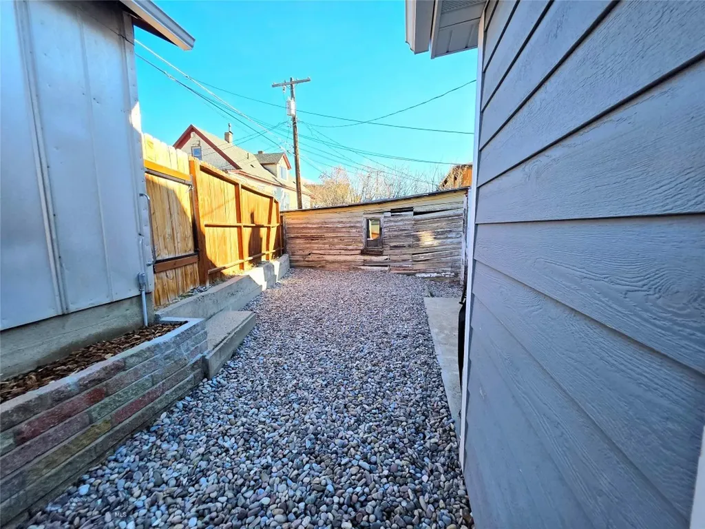 1009 Caledonia Street Butte MT 59701