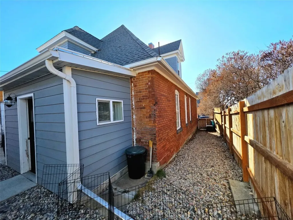 1009 Caledonia Street Butte MT 59701