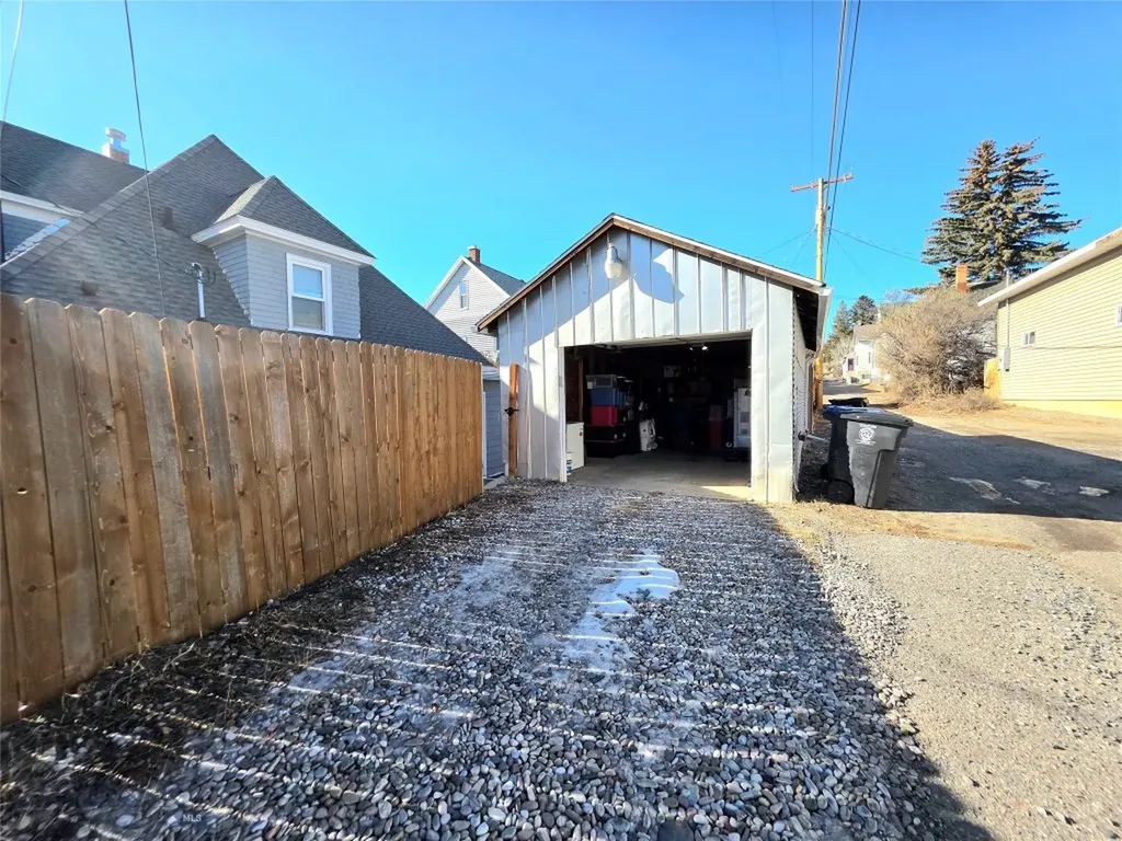 1009 Caledonia Street Butte MT 59701