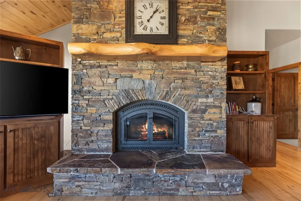 19 Green Wing Road Ennis MT 59729
