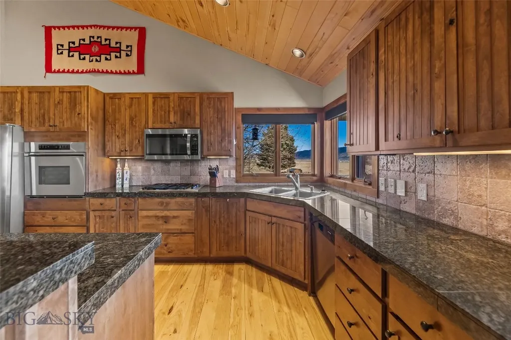 19 Green Wing Road Ennis MT 59729