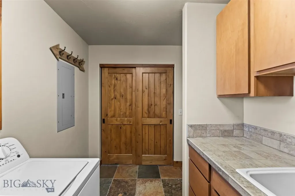 19 Green Wing Road Ennis MT 59729