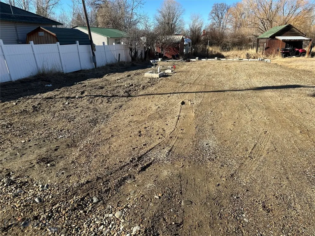 109 Flick Lane Sheridan MT 59749
