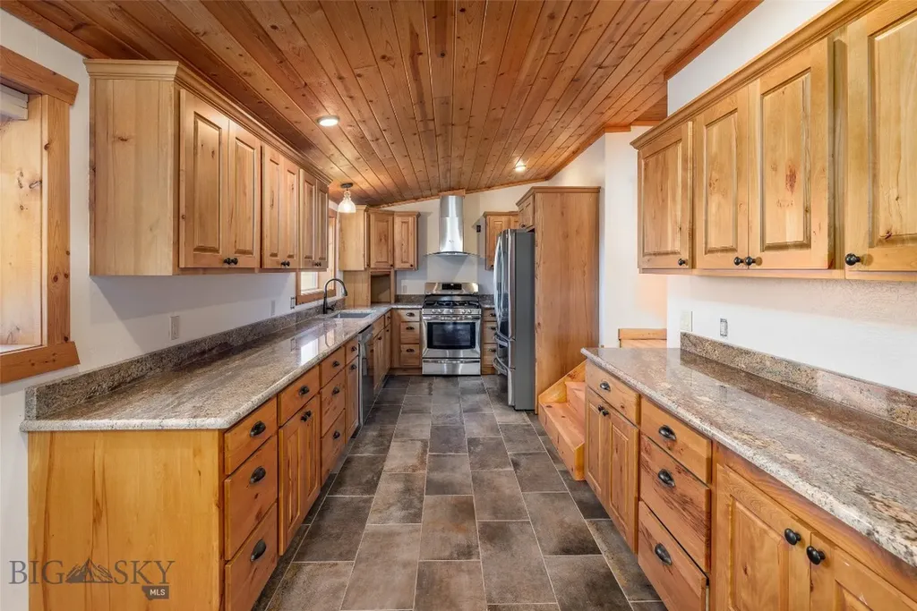 5 Shoshoni Way Pray MT 59065