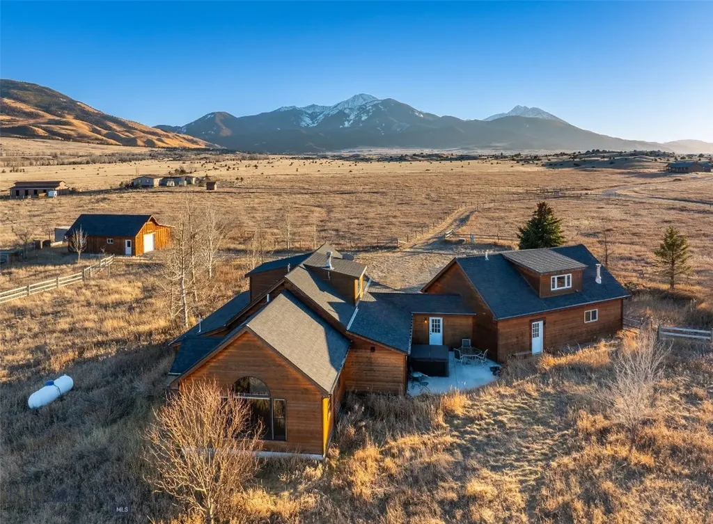 5 Shoshoni Way Pray MT 59065