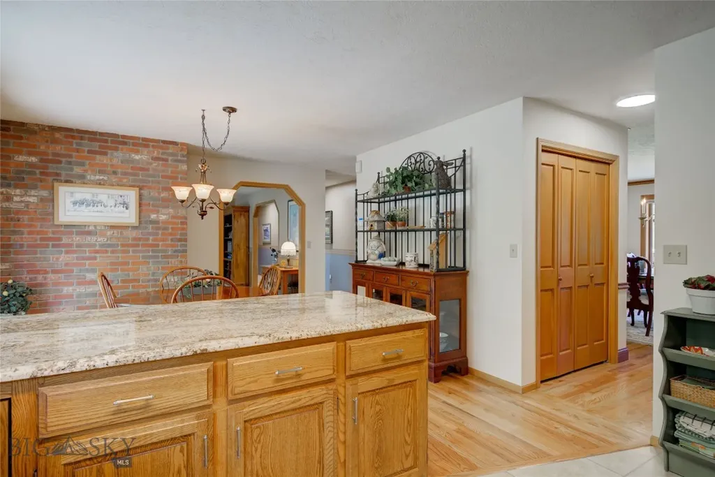 2915 Branding Iron Bozeman MT 59715