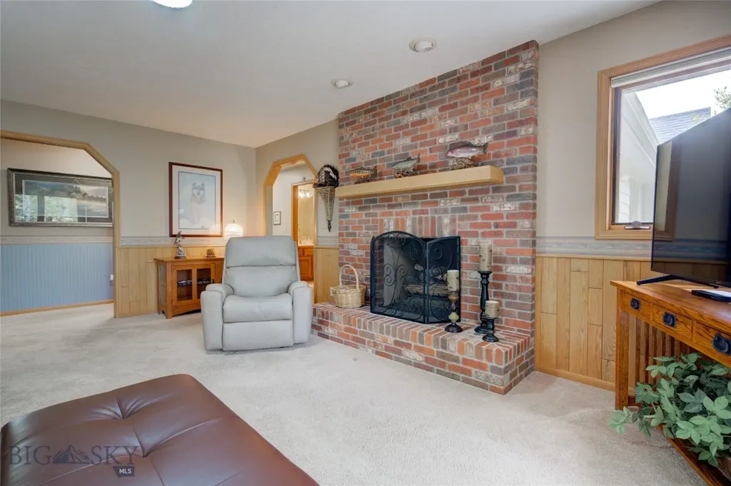 2915 Branding Iron Bozeman MT 59715