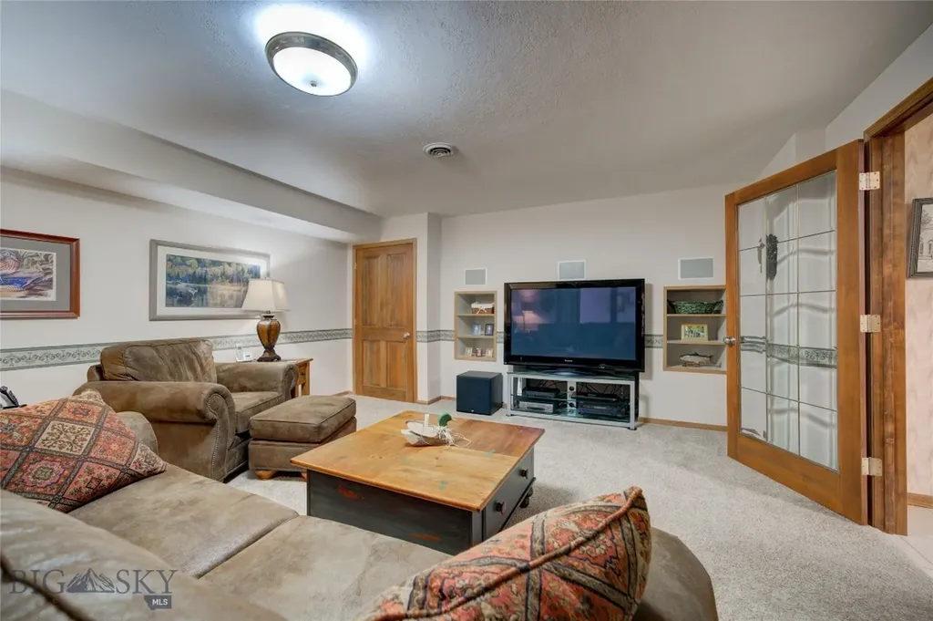 2915 Branding Iron Bozeman MT 59715