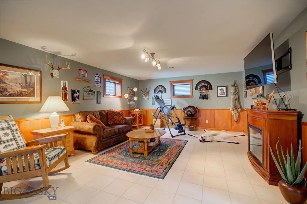 2915 Branding Iron Bozeman MT 59715