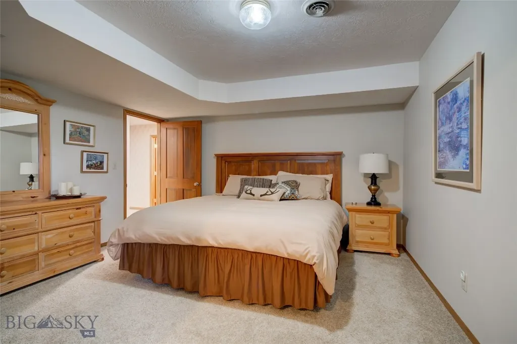 2915 Branding Iron Bozeman MT 59715