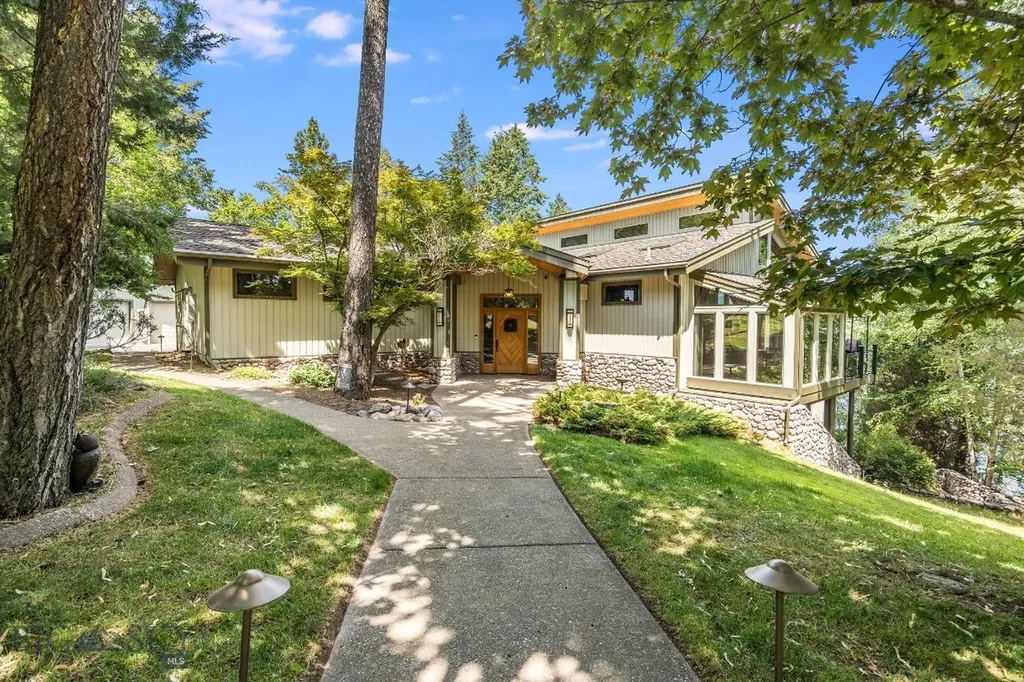 953 Angel Point Road Lakeside MT 59922