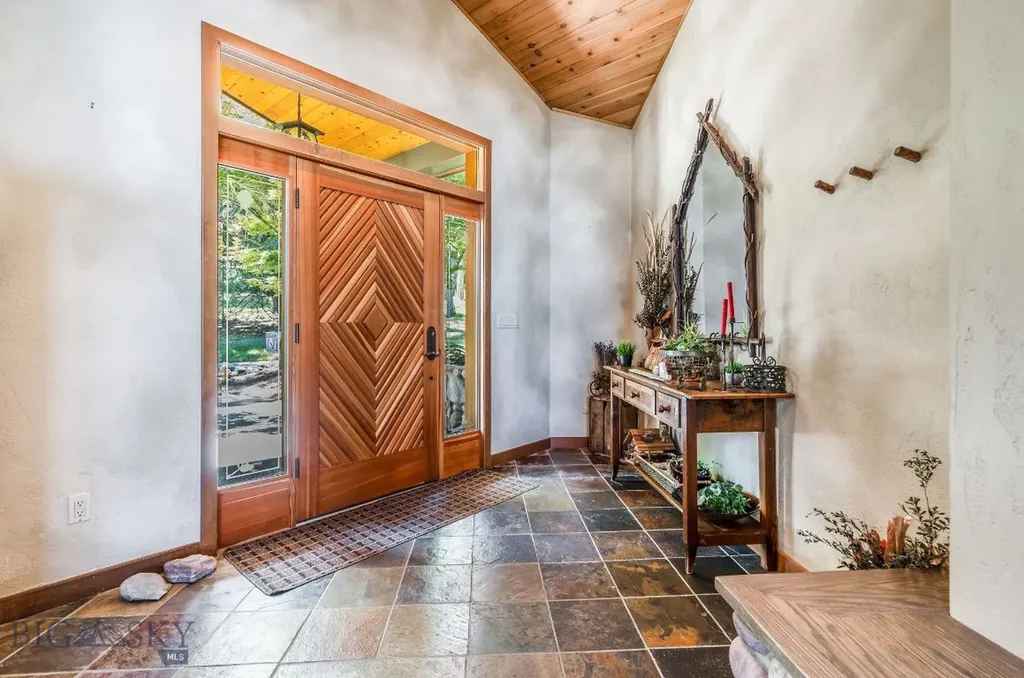 953 Angel Point Road Lakeside MT 59922
