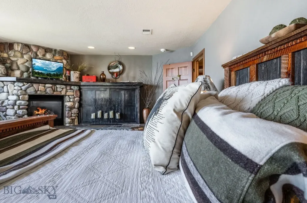 953 Angel Point Road Lakeside MT 59922