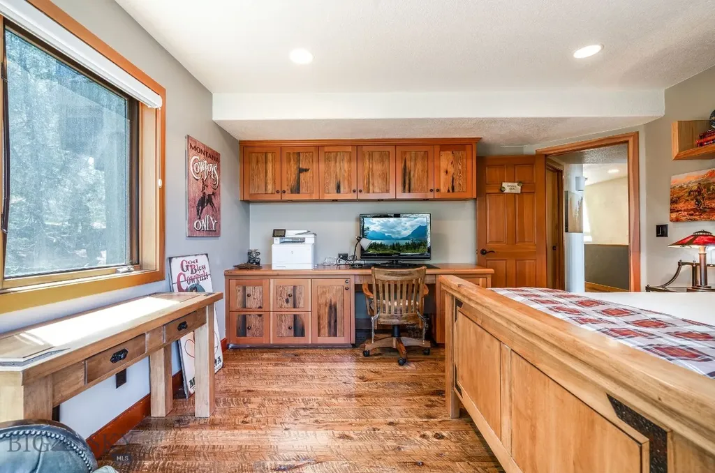 953 Angel Point Road Lakeside MT 59922