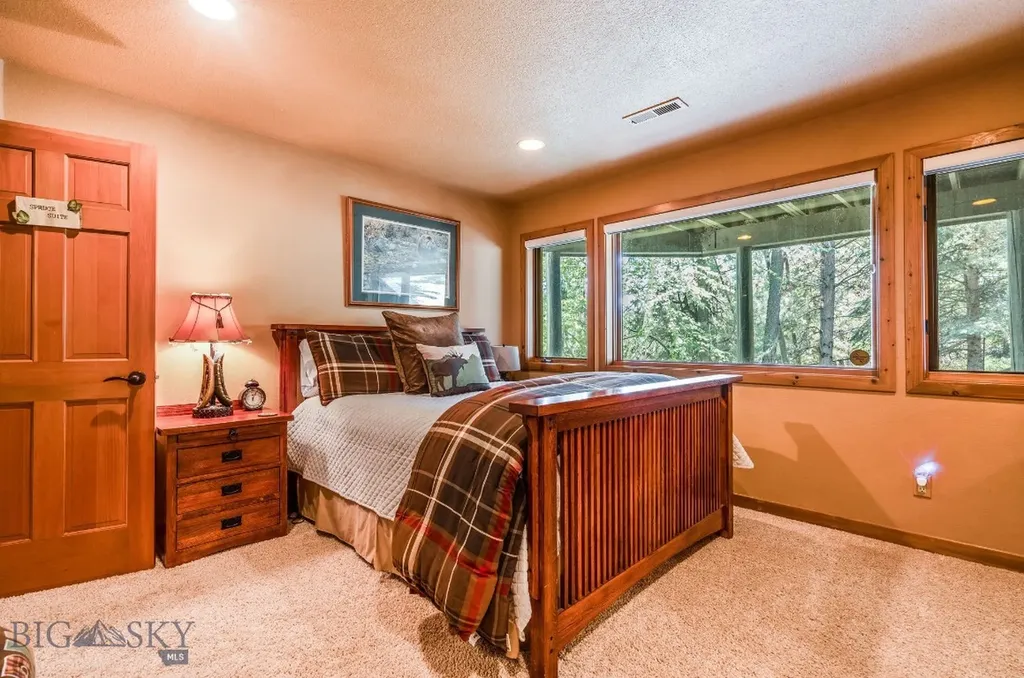 953 Angel Point Road Lakeside MT 59922