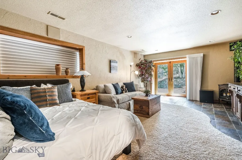 953 Angel Point Road Lakeside MT 59922