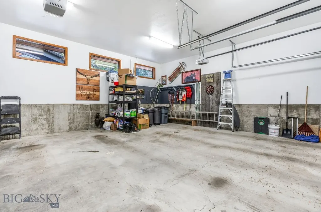 953 Angel Point Road Lakeside MT 59922