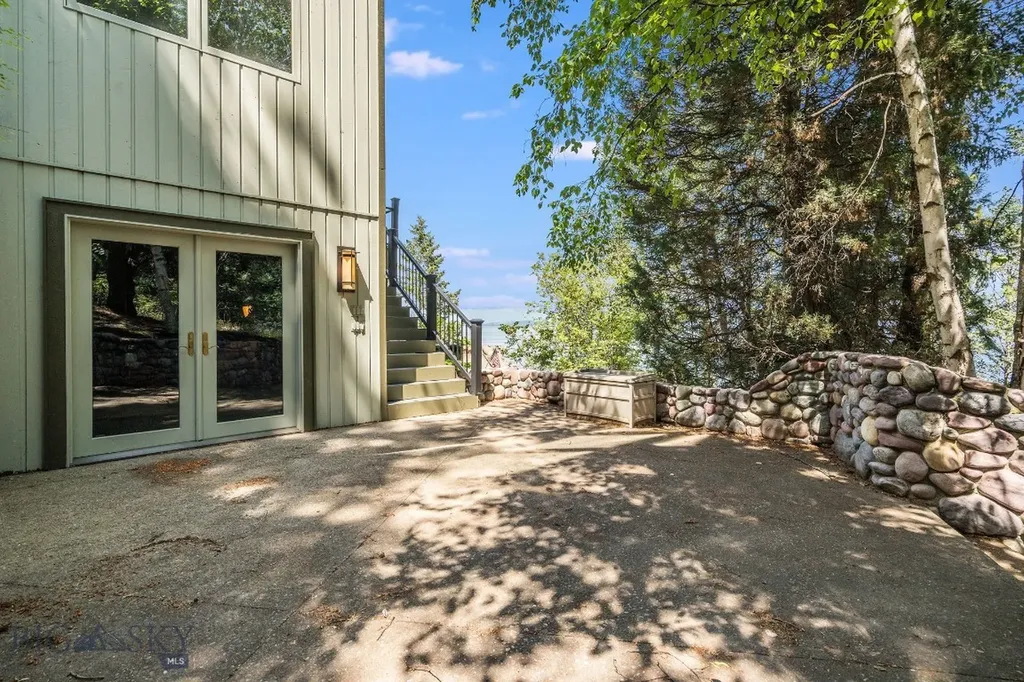 953 Angel Point Road Lakeside MT 59922