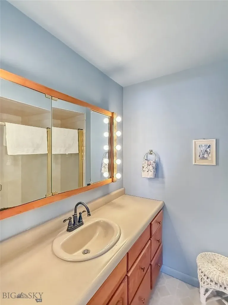 30 N Walnut Dillon MT 59725