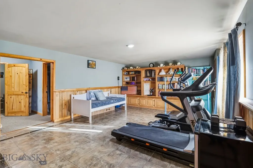 50 Cielo Grande Drive Pray MT 59047