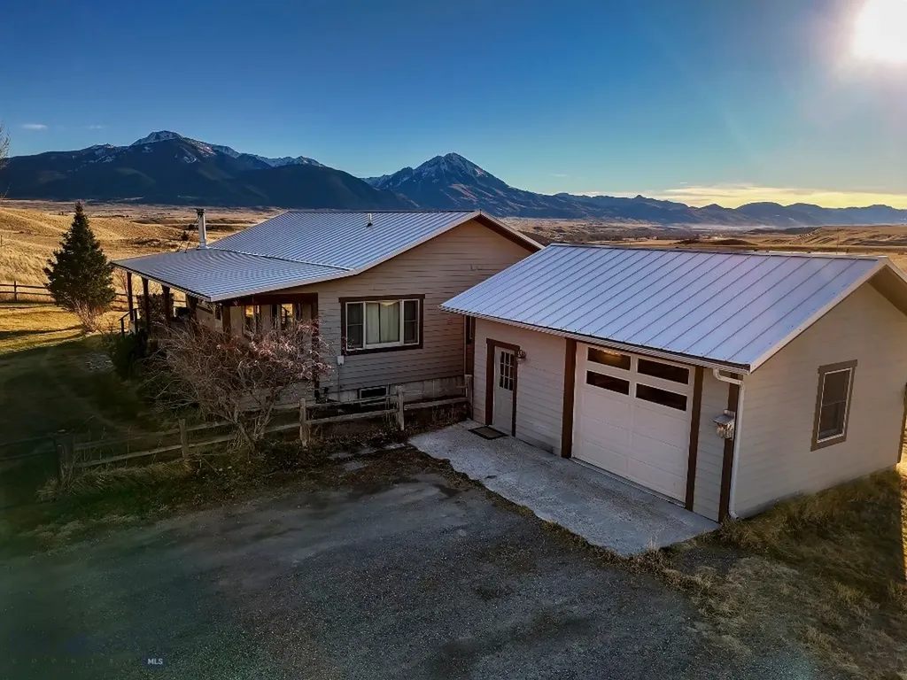 50 Cielo Grande Drive Pray MT 59047