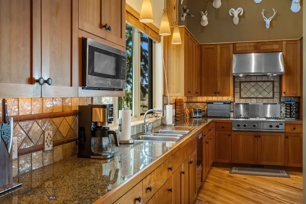 1061 Lookabout Lane Manhattan MT 59741