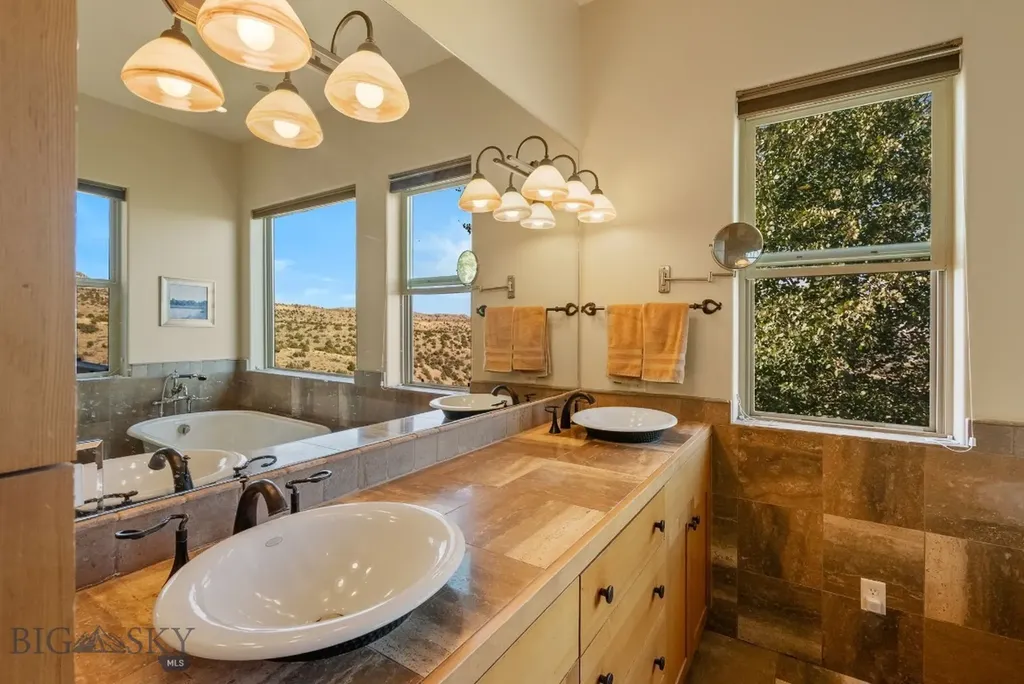 1061 Lookabout Lane Manhattan MT 59741