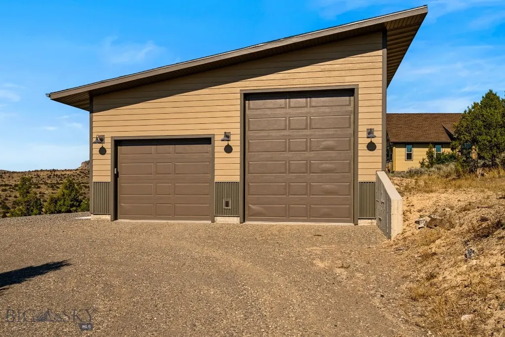 1061 Lookabout Lane Manhattan MT 59741