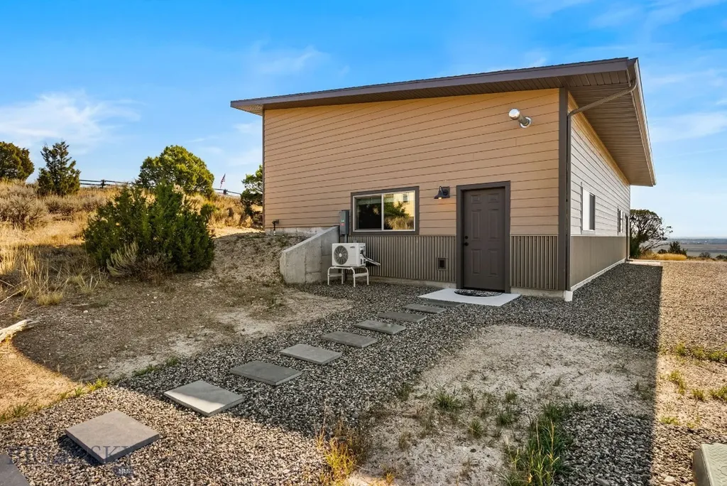 1061 Lookabout Lane Manhattan MT 59741