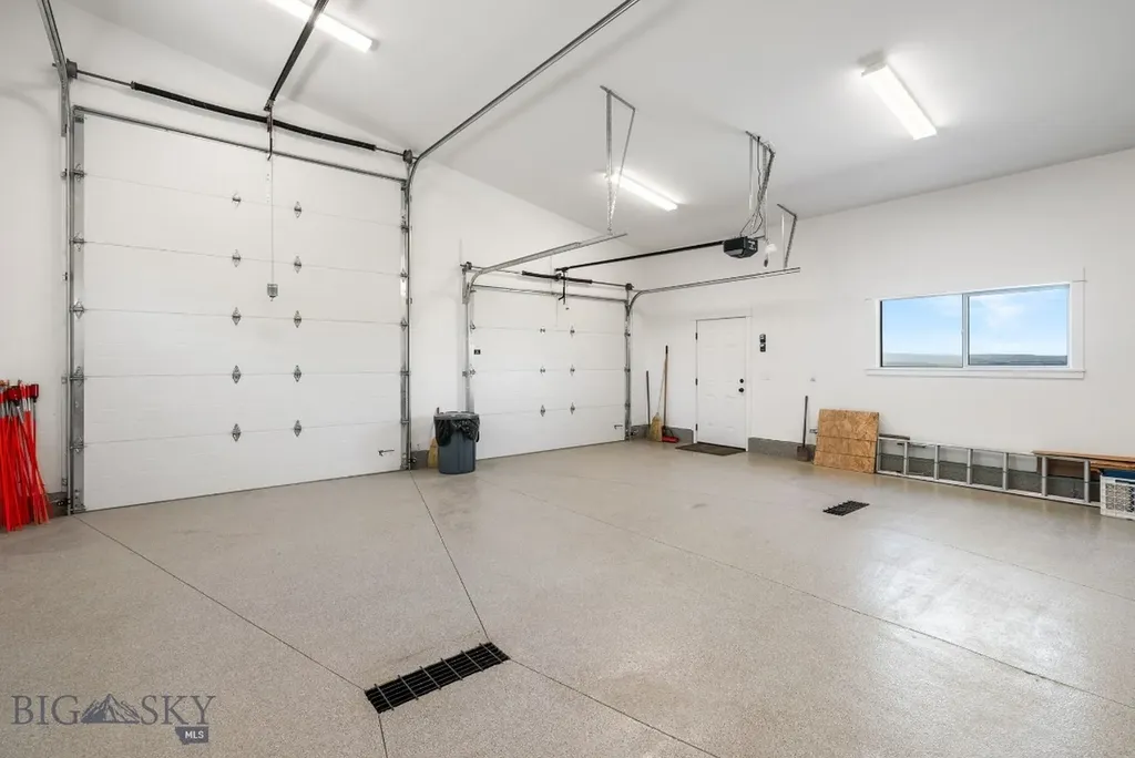 1061 Lookabout Lane Manhattan MT 59741