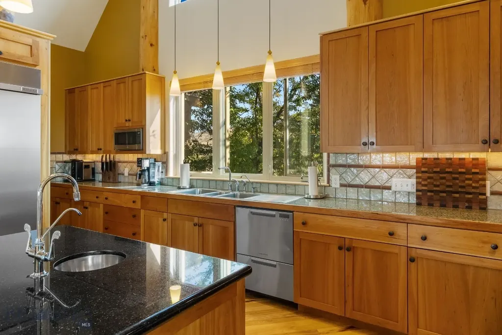1061 Lookabout Lane Manhattan MT 59741