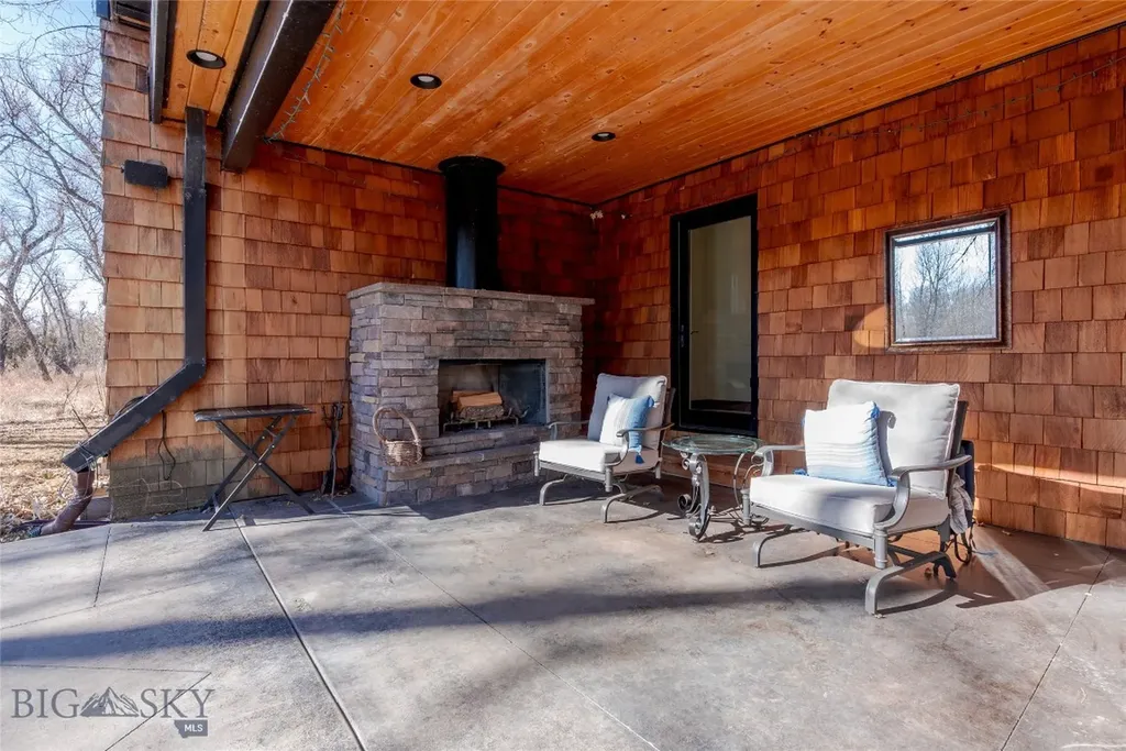 12500/12120 Axtell Gateway Road Gallatin Gateway MT 59730