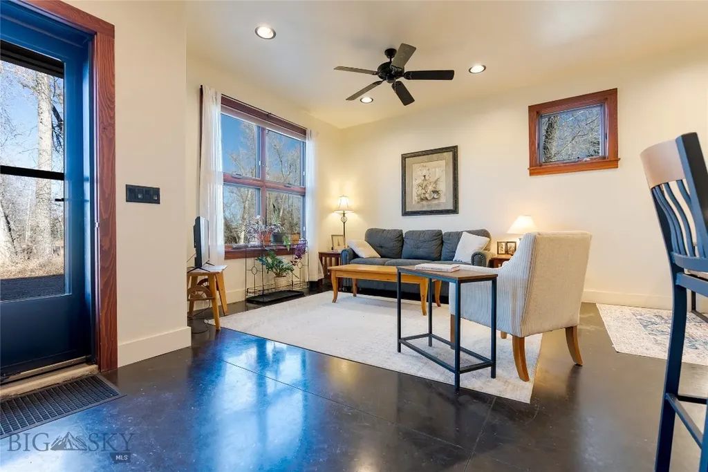 12500/12120 Axtell Gateway Road Gallatin Gateway MT 59730