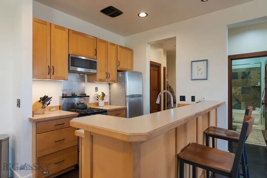 12500/12120 Axtell Gateway Road Gallatin Gateway MT 59730