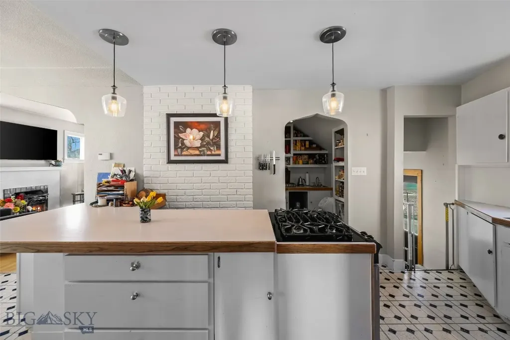 321 S 3rd Street Livingston MT 59047