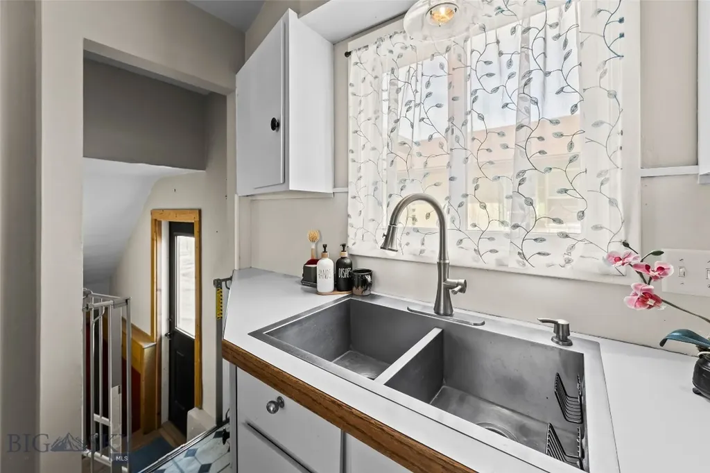 321 S 3rd Street Livingston MT 59047