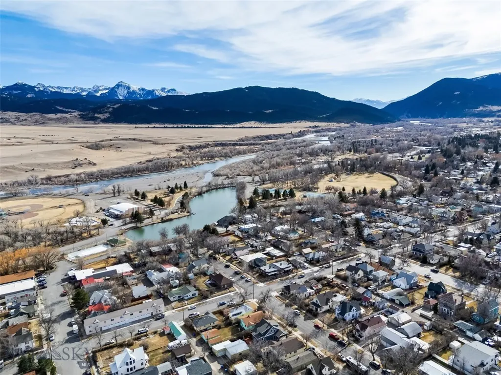 321 S 3rd Street Livingston MT 59047