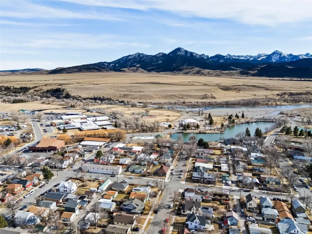 321 S 3rd Street Livingston MT 59047
