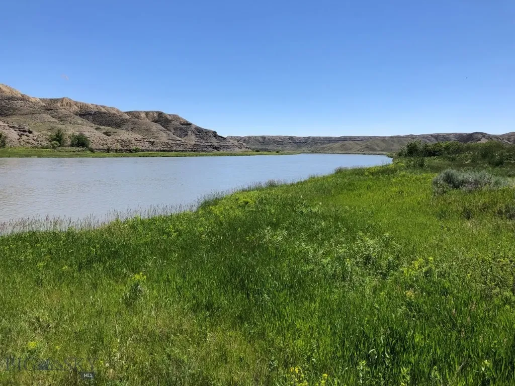 18 Vernon Road Highwood MT 59450