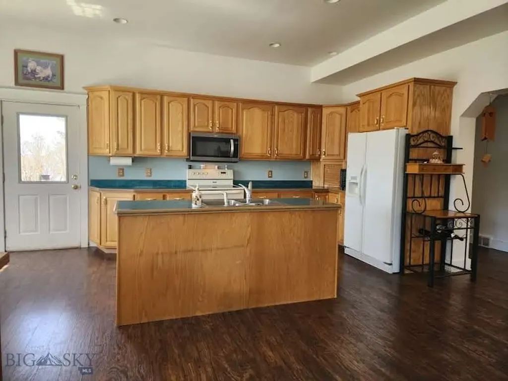204 Boundary Street Sheridan MT 59749