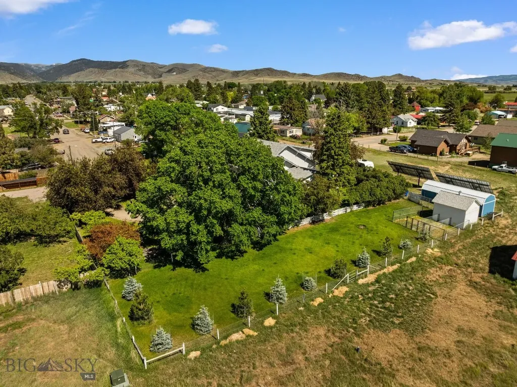 204 Boundary Street Sheridan MT 59749