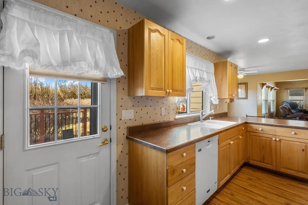 7055 Skylark Drive Manhattan MT 59741