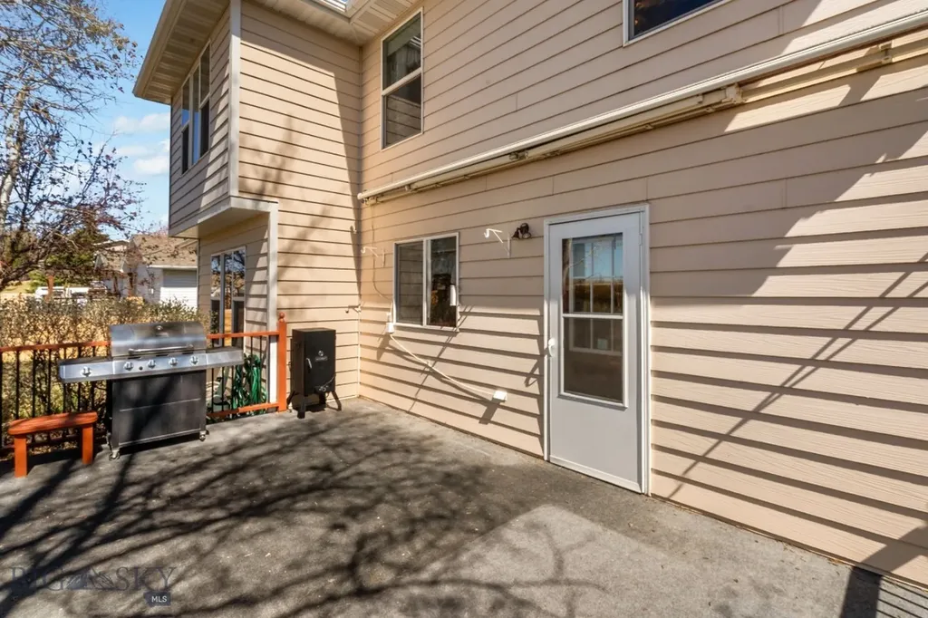 7055 Skylark Drive Manhattan MT 59741
