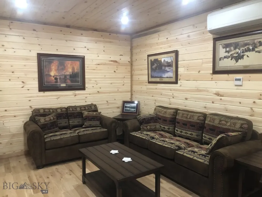 19 N Iris West Yellowstone MT 59758