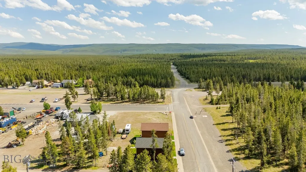 19 N Iris West Yellowstone MT 59758