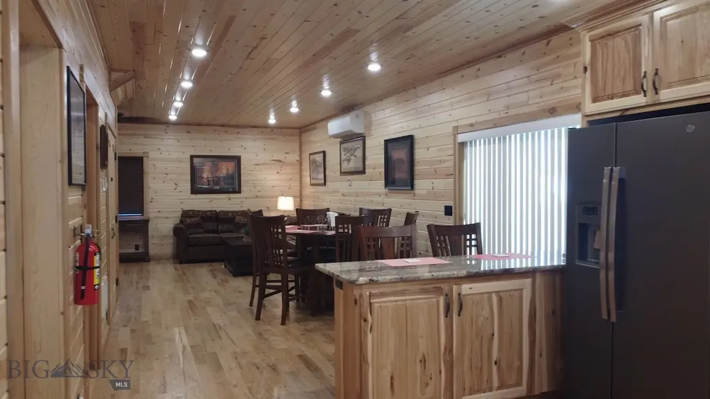 19 N Iris West Yellowstone MT 59758