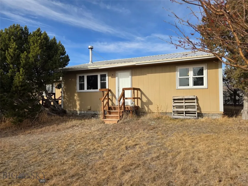 117 Yellowstone Whitehall MT 59759