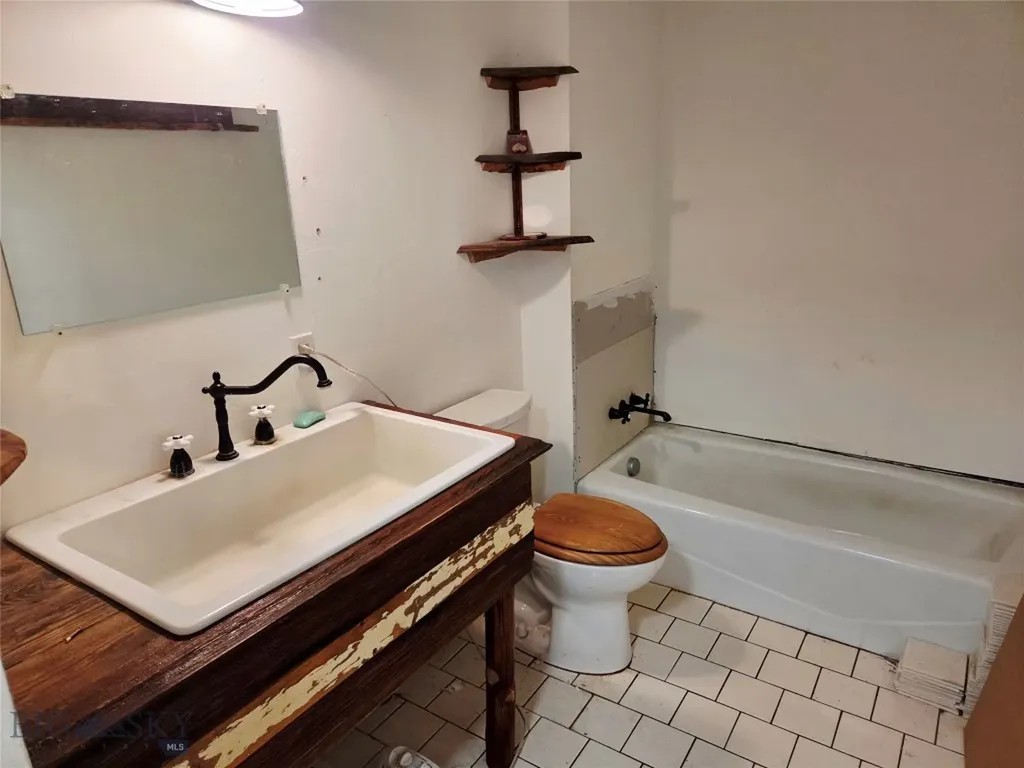 117 Yellowstone Whitehall MT 59759